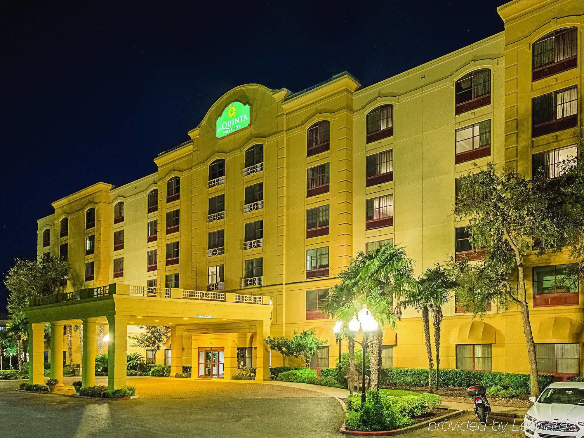 La Quinta Inn & Suites By Wyndham San Antonio Downtown Exterior foto
