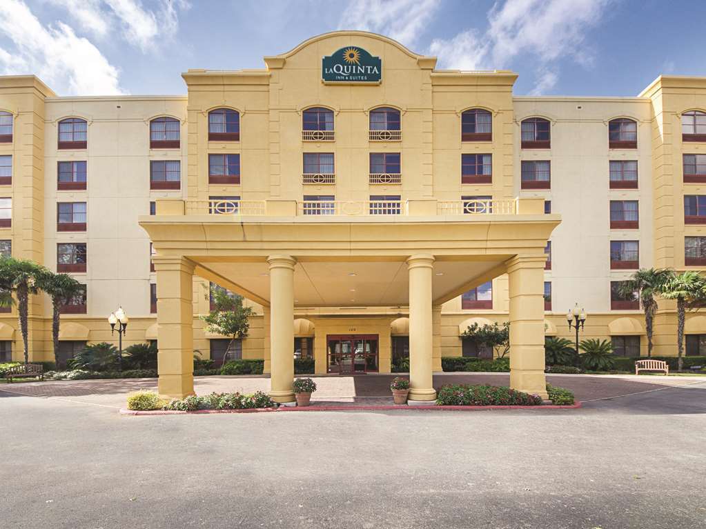 La Quinta Inn & Suites By Wyndham San Antonio Downtown Exterior foto